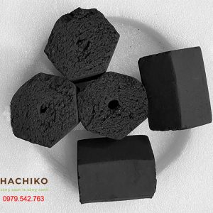 Than nướng Hachiko có hình lục giác đễ dàng sắp sếp trong các dụng cụ nướng