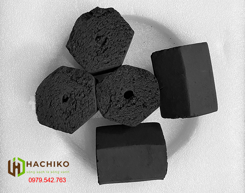 Than nướng Hachiko có hình lục giác đễ dàng sắp sếp trong các dụng cụ nướng